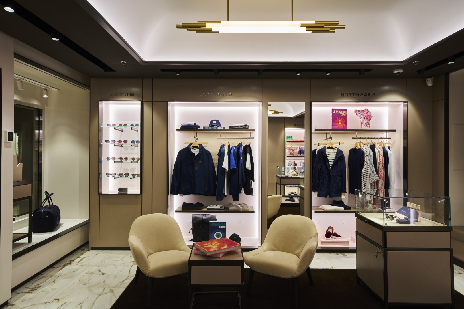 Corso-Como-88-Elevates-Its-Collection-with-Exquisite-Murano-Glass-Artistry