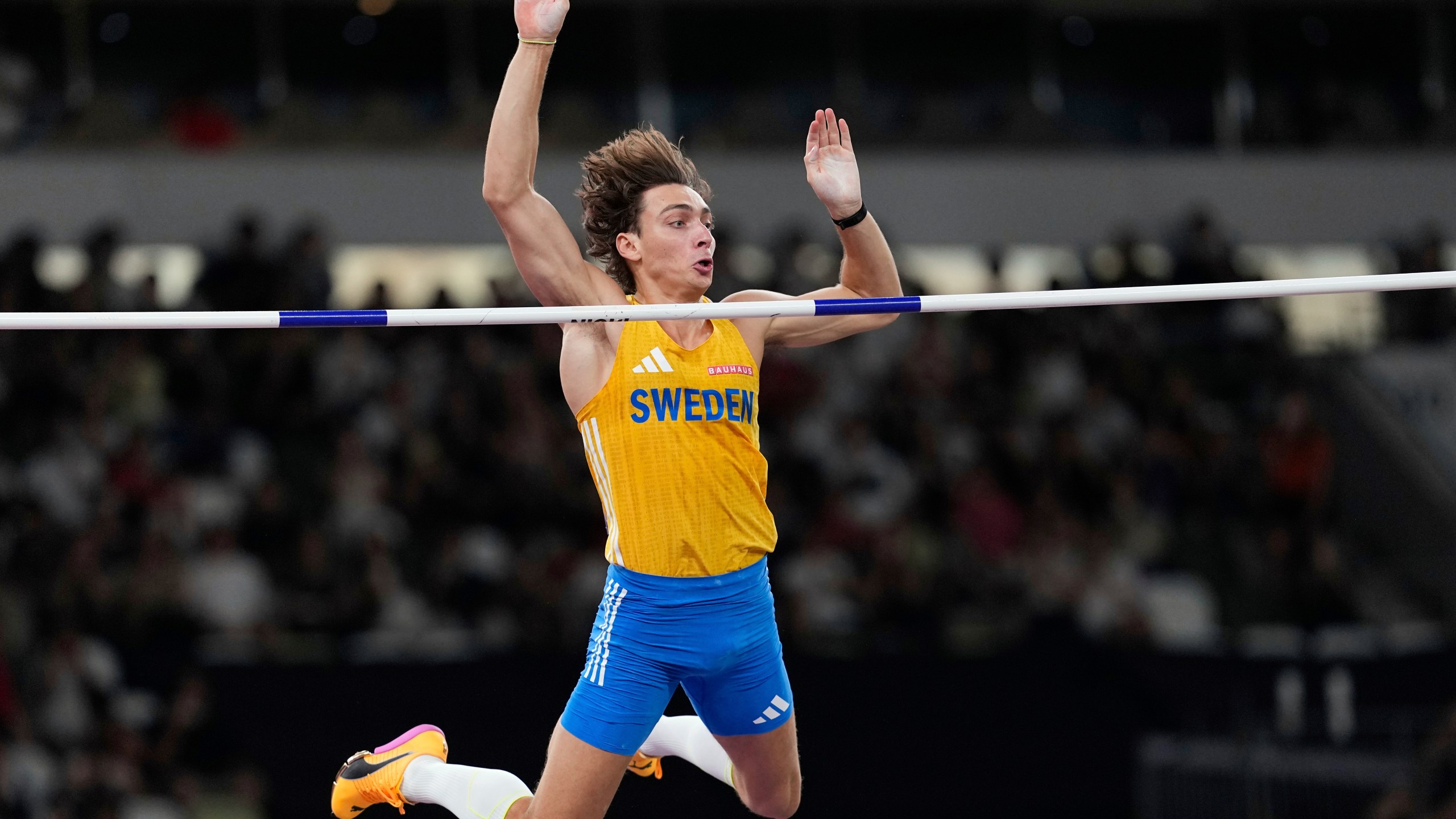 Armand-Duplantis-Shatters-Pole-Vault-World-Record-at-Tokyo-2025-World-Championships
